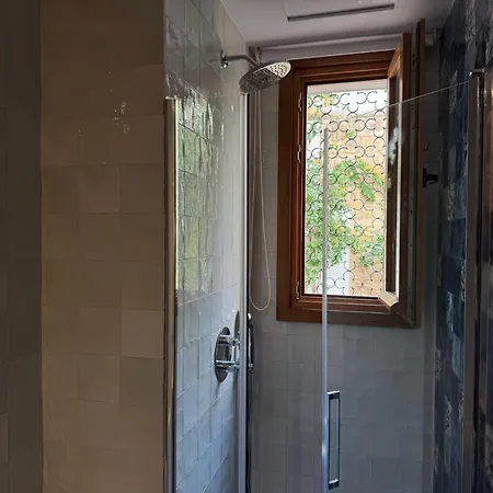 Lägenhet La Casa De La Escalera 3