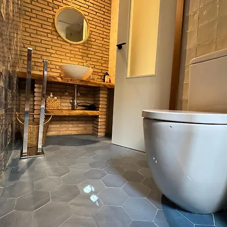 דירה La Casa De La Escalera 3 *