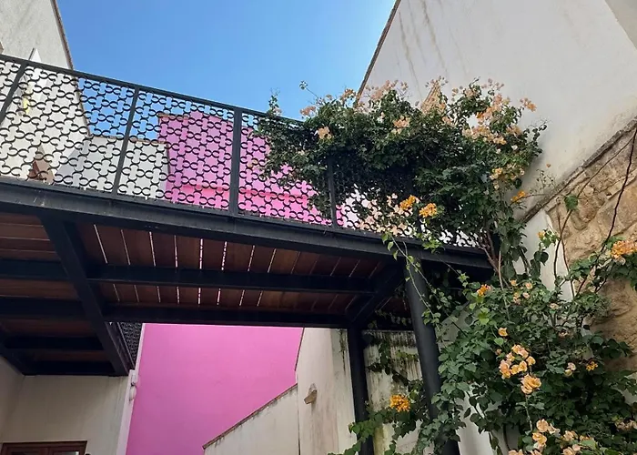 La Casa De La Escalera 3 *